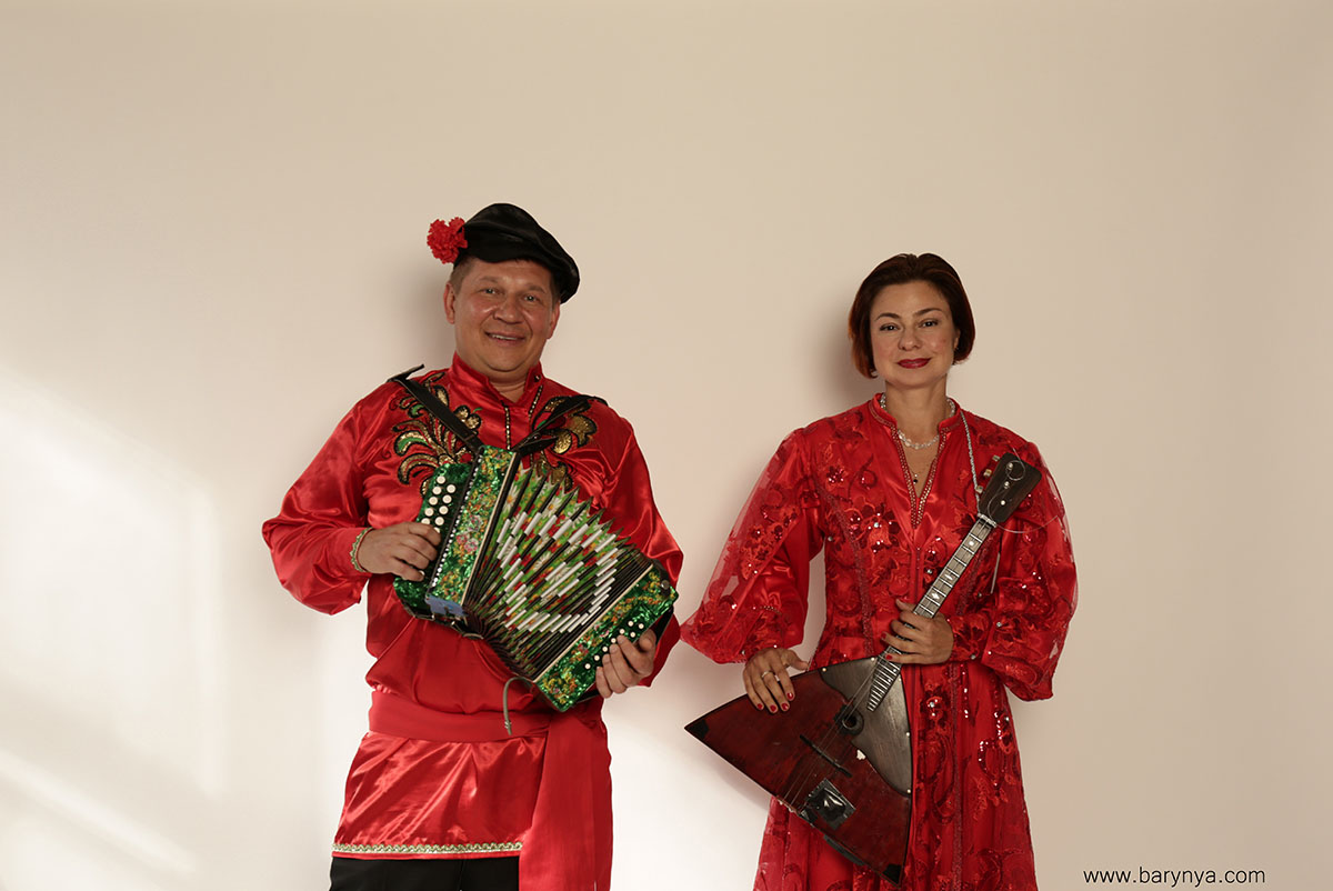 Barynya  Russian Music Duo, Balalaika, Garmoshka, Guitar, singers, Mikhail Smirnov, Elina Karokhina